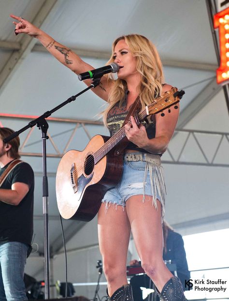 Meghan Patrick, Lainey Wilson, Miranda Lambert, Pole Fitness, Carrie Underwood, Country Singers, Country Girl, Country Girls, Country Music