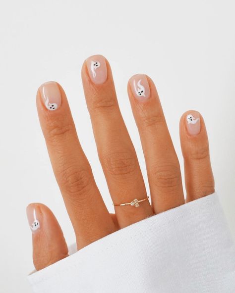 Subtle Ghost Nails, Ghost Toenail Design, French Manicure With Ghost, Nails Clear With Design, Halloween Nails Short Natural, Easy Short Fall Nails, Short Rounded Square Acrylic Nails, French Ghost Nails, Little Ghost Nails