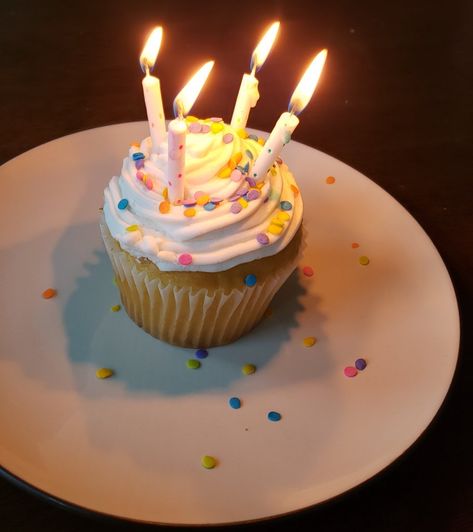 Minimalist Cake Birthday Men, Minimalist Cake Birthday, Bday Cupcakes, Minimalist Cake, Birthday Men, Grateful For Everything, Cake Photo, Bday Girl, Pretty Birthday Cakes