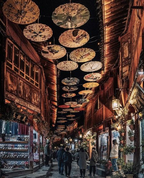 Chinese City Aesthetic, Old Shanghai Aesthetic, Old China Aesthetic, China Aesthetic City, Shanghai Aesthetic, Lijiang China, Chinese Cities, China Aesthetic, Japanese Village