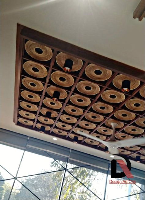 Birch wood 3d ceiling Wooden Grid Ceiling, Pop Wooden Ceiling Design, Ceiling Pattern Design, False Ceiling Ideas Living Rooms, Ceiling Wood Design, Ceiling Ideas Living Room, 3d Ceiling, Wooden Ceiling Design, Dining Area Design