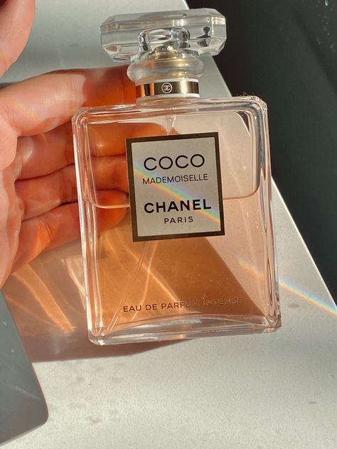 Coco Perfume Chanel, Female Perfume For Women, Perfume Coco Chanel, Coco Chanel Perfume, Perfume Chanel, Chanel Fragrance, Coco Chanel Mademoiselle, Parfum Chanel, Perfume Bottle Design