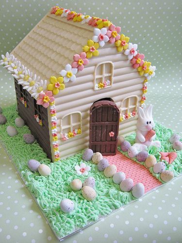 Easter Houses Gingerbread, Housewarming Cake, Easter Gingerbread House, Friendship Cake, Chocolate House, Christmas Cake Designs, Cookie House, House Cake, Buy Cake