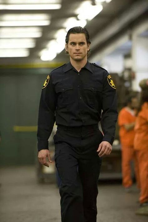 Neal Caffrey escaping prison Marsha Thomason, Willie Garson, The Normal Heart, Neal Caffrey, Prison Guard, Prison Break, Matt Bomer, Christian Grey, Fitted Suit