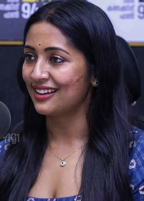 Navya Nair, Africa People, Actress Images, Hot Women Dress, Malayalam Actress, Face Images, Actress Pics, Actor Photo, Beautiful Smile Women