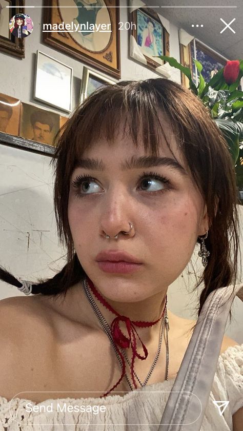 Septum And Nose Piercing, Septum Piercing Aesthetic, Coquette Girls, Piercing Aesthetic, Model Inspo, Septum Piercing, Nose Piercing, Mode Vintage, Looks Style