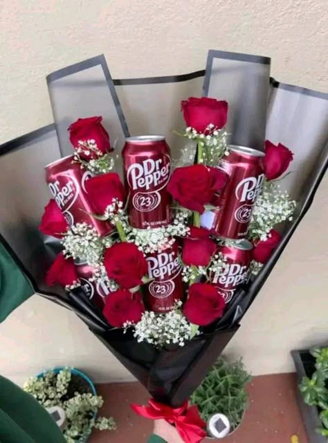 Soda Bouquet Diy, Red Bull Bouquet, Dr Pepper Flower Bouquet, Dr Pepper Birthday Gift Ideas, Dr Pepper Basket, Dr Pepper Homecoming Proposal, Redbull Bouquet, Dr Pepper Themed Birthday Party, Dr Pepper Gift Basket