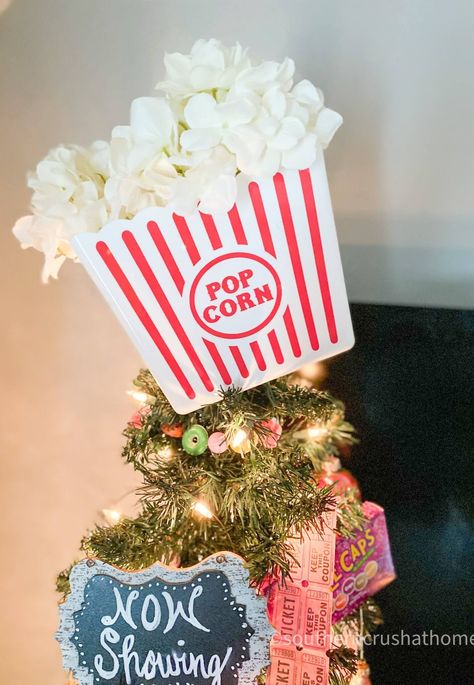 The Best Christmas Tree Theme for 2021 – Movie Theater Decorations https://www.southerncrushathome.com/christmas-tree-theme-movie-theater/ Christmas Movie Themed Centerpieces, Movie Theme Christmas Party, Movie Theater Decorations, Christmas Movie Decorations, Fun Christmas Tree Themes, Movie Themed Christmas Tree, Christmas Movie Theme Party, Food Themed Christmas Tree, Unique Christmas Themes