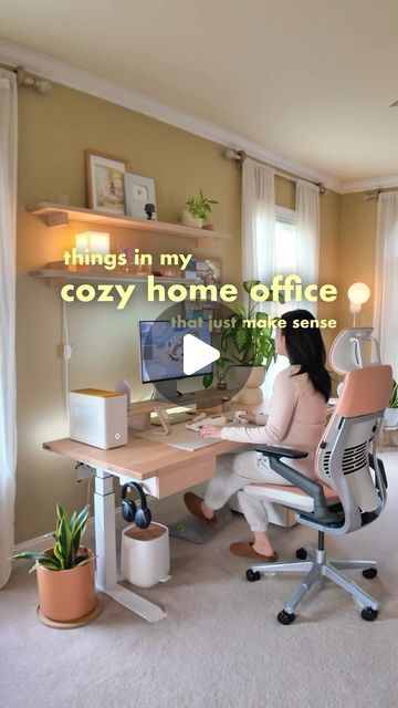 Maisy Leigh on Instagram: "stay focused, productive, and cozy 🕯️🖥️🤌🏼 (all desk setup links in my bio! ☁️ appa desktop wallpaper by @mysweetchubs ) @cozyleigh.studios phone charging stand like, save & comment on this video if you want more! 💛 #techgirlie #thingsinmyhousethatjustmakesense #desksetup #cozydesksetup #aesthetic #cozyhome #workspacegoals #deskgoals #homeoffice #workfromhomelife #wfhlife #wfhhacks" Aesthetic Home Office Standing Desk, Rising Desk Setup, Home Desktop Setup, Cozy Desk Setup Study, Maisy Leigh Wallpapers, Standing Desk Setup Aesthetic, Standing Desk Setup Home Office, Standing Desk Home Office Design, Cozy Work From Home Aesthetic