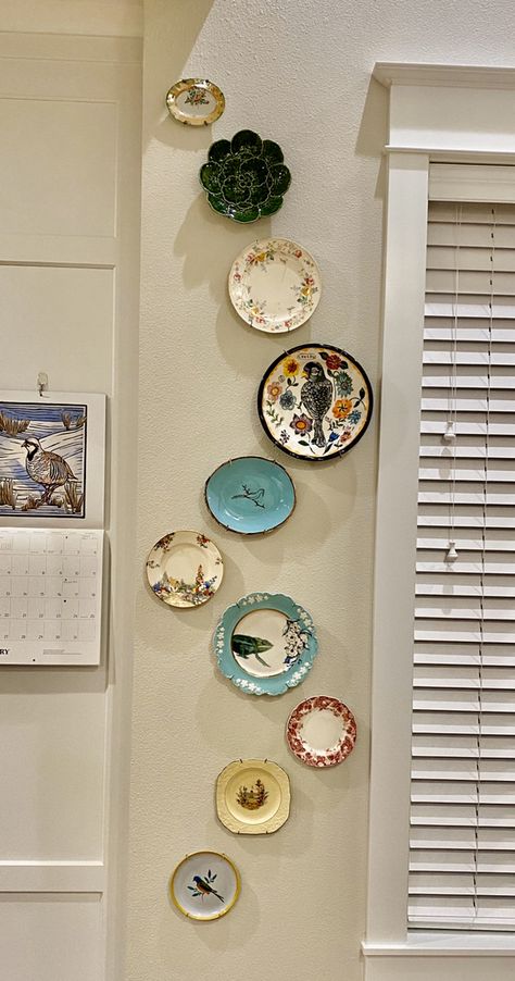 Wall Plates Decor Ideas, Styling Plates On Wall, Plates And Baskets On Wall, Wall Decor Plates Ideas, Decorate With Plates On Wall, Antique Plates On Wall Decorating Ideas, Coaster Wall Art, Wall Plate Decor Ideas, Silver Platter Wall Display