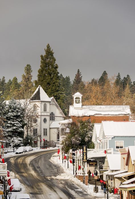 Nevada City California, Small Towns Usa, Small Town America, Small Town Life, Main Street Usa, Nevada City, Winter Camping, Mountain Town, Beautiful Mountains