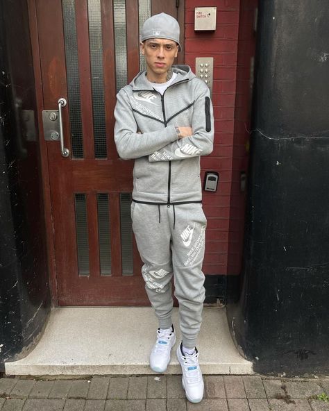 Nike Tech Jacket, Jordan 11 Outfit, Tech Outfit, Jordan 11 Legend Blue, Jordan 11 Cool Grey, Central Cee, Drip Outfit Men, Nike Tech Fleece, Grey Outfit