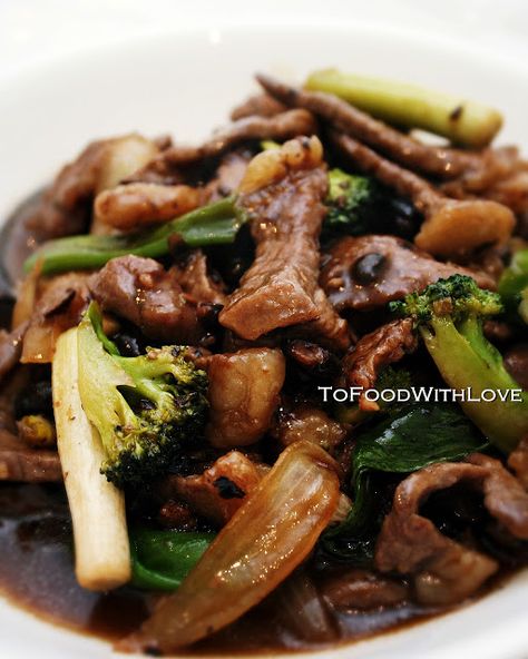 Beef In Black Bean Sauce, Black Bean Sauce Recipe, Beef Rendang, Vietnamese Dishes, Prawn Salad, Chinese Buffet, Dairy Free Pasta, Black Bean Recipes, Bean Sauce