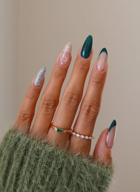 50 Winter Nail Designs You'll Want To Try December Wedding Guest Nails, Festive Manicure, December Nails, Holiday Nail Designs, Green Nail Designs, Christmas Nails Easy, Winter Nail Designs, Trendy Nail Art, Winter Nail