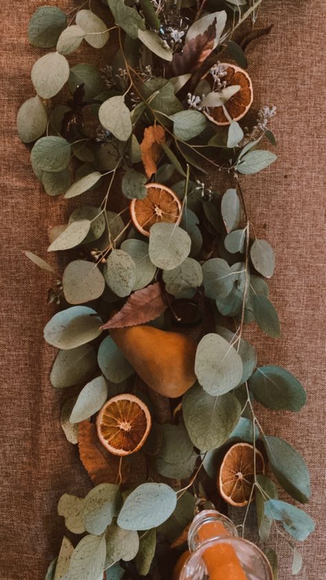 Thanksgiving Dinner Table Setting, Thanksgiving Table Decor Ideas, Eucalyptus Centerpiece, Fruit Wedding, Home Inspo Cozy, Deco Champetre, Thanksgiving Table Decor, Table Decor Ideas, Dinner Table Setting