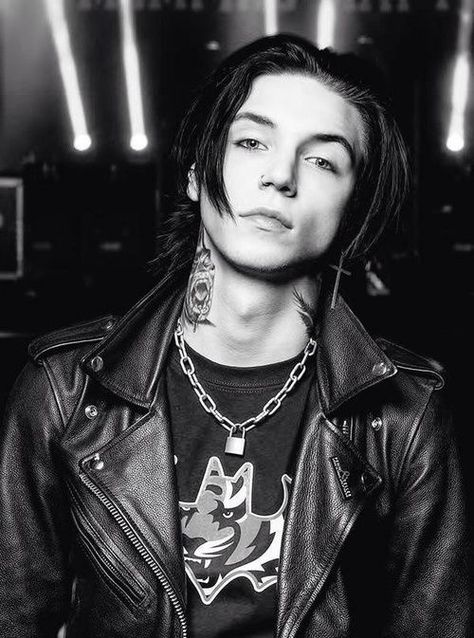 Andy Biersak, Andy Sixx, Mode Emo, Andy Black, Pinterest Images, Andy Biersack, Veil Brides, Mötley Crüe, Black Veil Brides