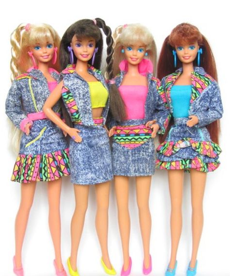 Barbie Diy Accessories, Barbie 1990, Barbie 80s, Barbie 90s, Barbie Top, Barbie Sets, Barbie Doll Clothing Patterns, Barbie Mattel, Barbie Party