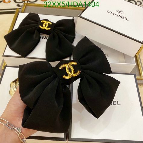 Chanel Headband, Designer Hair Accessories, Chanel Collection, Handmade Hair Bows, Bags And Purses, Designer Replica, Chanel Accessories, Girly Accessories, Fancy Jewellery