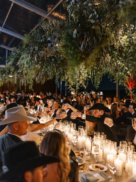 Western Wedding Ceremony, Ranch Style Weddings, Western Wedding Decorations, Speakeasy Wedding, Western Themed Wedding, Cowboy Wedding, Denim And Diamonds, Magical Wedding, Western Wedding