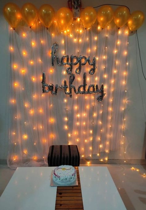 Unique Birthday Decoration Ideas At Home, Winter Home Exterior, Home Alone House, Birthday Decoration Ideas At Home, Birthday Decoration Ideas, Cupcake Decorating Party, Surprise Birthday Decorations, Birthday Decorations At Home, Picnic Birthday Party