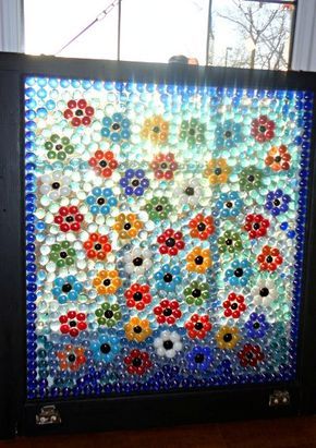 Image paisible de Linda Gladman Mosaic Windows, Marbles Crafts, Window Crafts, Window Projects, Glass Window Art, Gem Crafts, Mosaic Stained, Creation Art, Glass Garden Art