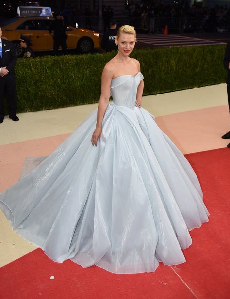 Met Gala 2016: Claire Danes Wearing a light-up Zac Posen gown and Eva Fehren jewelry. Zac Posen Gown, Light Up Dresses, Zac Posen Dress, Met Gala Dresses, Dark Dress, Claire Danes, Disney Princess Dresses, Cinderella Dresses, Iconic Dresses