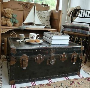 Rustic Trunk Coffee Table, Travel Trunk Coffee Table, Steamer Trunk Coffee Table, Trunk Makeover, Vintage Steamer Trunk, Chesterfield Bank, Antique Steamer Trunk, Trunk Coffee Table, Trunk Table