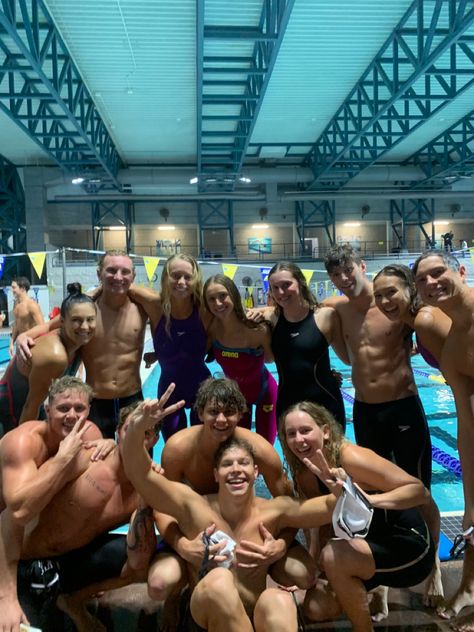 College Swim Team, Highschool Swim Team, High School Swim Team Aesthetic, Swimming Team Aesthetic, Swimming Competition Aesthetic, Sports Team Aesthetic, Sport Astetic, Swimming Sport Aesthetic, College Athlete Aesthetic