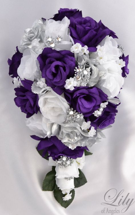 Deco Violet, Bouquet Cascade, Purple And Silver Wedding, Bridesmaid Corsage, Purple Wedding Bouquets, Gubahan Bunga, Silk Bouquet, Silk Flower Bouquets, Purple Wedding Flowers