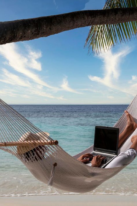 Working And Traveling, Working On Vacation Aesthetic, Remote Work Travel, Work From The Beach, Working From Beach, Working On Beach, Tech Startup Aesthetic, Remote Work Aesthetic Travel, Remote Tech Job Aesthetic