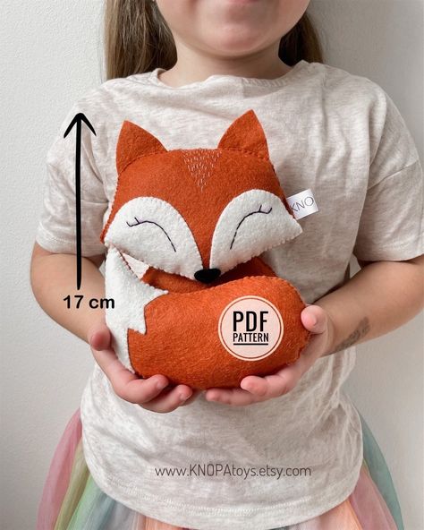 Fox plush ornament PDF pattern. Each toy is bright and funny, and I'm sure you can easily sew felt toys for yourself and your family. Height of toy 16-17 cm  The toy can be a great gift for a birthday, baby shower, or any holiday.  The digital step-by-step instructions are easy to understand and the pattern is simple enough for all skill levels! The tutorial is intended for hand-stitching - no sewing machine required.  Print the whole tutorial, or just the pattern page, and follow the instructio Fox Felt Pattern, Felt Fox Pattern Free, Fox Pattern Sewing, Fox Sewing Pattern Free, Felt Fox Pattern, Fox Plush Pattern, Sewing Plush, Fox Felt, Fox Sewing Pattern