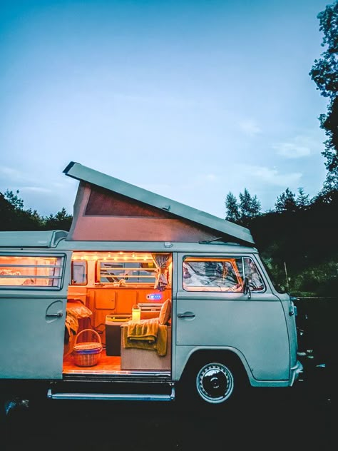 Vintage Volkswagen Bus, Mini Vans, Volkswagen Camper Van, Volkswagen Vans, Vw Camper Van, Kombi Home, Volkswagen Van, Volkswagen Camper, Campervan Life