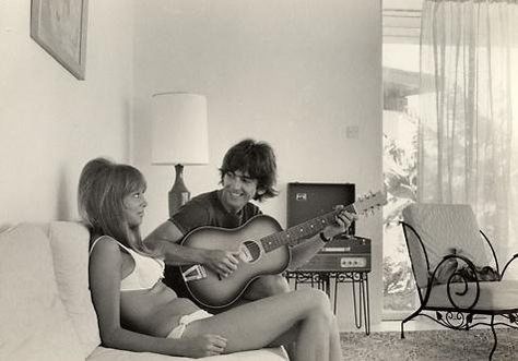 George and Pattie -seriously one of the hottest couples of all time George Harrison Pattie Boyd, Patti Boyd, Beatles George Harrison, Pattie Boyd, Beatles George, I'm With The Band, The Fab Four, Fashion Icons, Ringo Starr