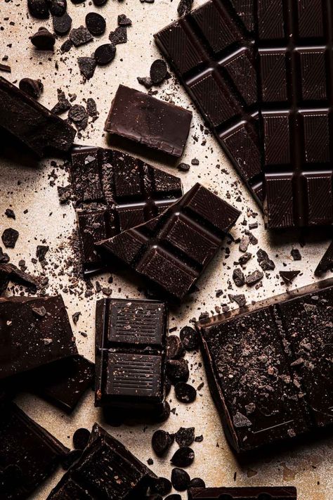 Learn all about dark chocolate and how to use it in baking including the different types, and substitutions. |#baking #chocolate #darkchocolate #bakingtips #howtobakewithchocolate #semisweeetchocolate #bittersweetchocolate #bitterchocolate #unsweetenedchocolate| Easy Chocolate Bars, Chocolate Bread Recipe, Chocolate Bar Recipe, Dark Chocolate Recipes, Best Chocolate Cupcakes, Chocolate Muffin Recipe, Baking Chocolate, Dessert Photography, Baking Science