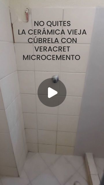 VERACRET MICROCEMENTO TAPA CERÁMICA on Instagram: "❌NO QUITES LA CERÁMICA VIEJA ✅CUBRELA CON 💯 VERACRET® MICROCEMENTO Y lo mejor puedes es que  puedes  hacerlo tu mismo 😎👌🏻  El 18 de febrero tendremos nuestro 1 er curso del año.. Si te interesa escríbenos al Dm y te damos la info..  Modernizate  que ya la cerámica no se usa! 👻 Y cambiate al estiló industrial Europeo Con el acabado de tendencia MICROCEMENTO Y LIME WASH! 💯✅  #microcementomaracaibo #microcementovenezuela" Bathroom Ideas Microcemento, Restroom Decor Ideas Modern, Ideas Para Decorar Banos, Baños Pequeños Ideas, Ideas Para Decorar Baños Pequeños, Micro Cement Bathroom, Ideas Para Baños Pequeños, Baños Ideas, Cement Bathroom