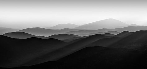 Black and white mountains background Desktop Wallpaper Black, Minimalist Desktop Wallpaper, Desktop Background Images, Mountain Background, Windows Wallpaper, Minimal Wallpaper, Mountain Wallpaper, Mac Wallpaper, Black And White Landscape