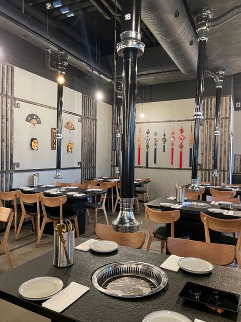 Korean Interior Restaurant, Korean Bbq Restaurant Aesthetic, Korea Restaurant Aesthetic, Korean Street Food Restaurant Design, Korean Bbq Restaurant Interior Design, Korean Restaurant Aesthetic Interior, Korean Bbq Restaurant Interior, Korean Bbq Interior, Kbbq Korean Aesthetic