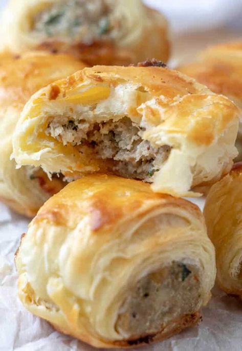 Sausage Rolls Recipe, Game Day Recipes, Superbowl Snacks, Homemade Sausage, Superbowl Party Food, Sausage Rolls, Football Food, Party Food Appetizers, Game Day Food