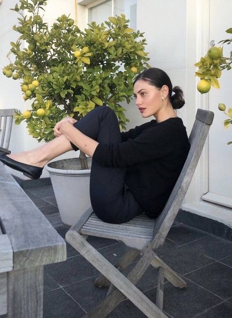 Phoebe Tonkin, Parisian Chic, 가을 패션, Parisian Style, Look Fashion, Style Icons, Hair Hair, Personal Style, A Woman