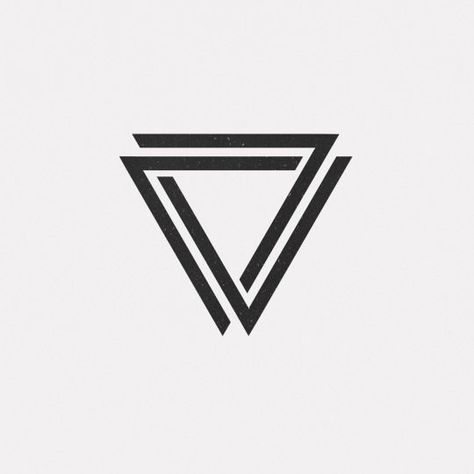 DAILY MINIMAL Triangle Más Tatuagem Masculina Pequena, Tattoo Trend, Triangle Tattoos, Sibling Tattoos, Geometric Tattoo Design, Symbol Tattoos, Tattoo Trends, Minimal Tattoo, Mini Tattoos