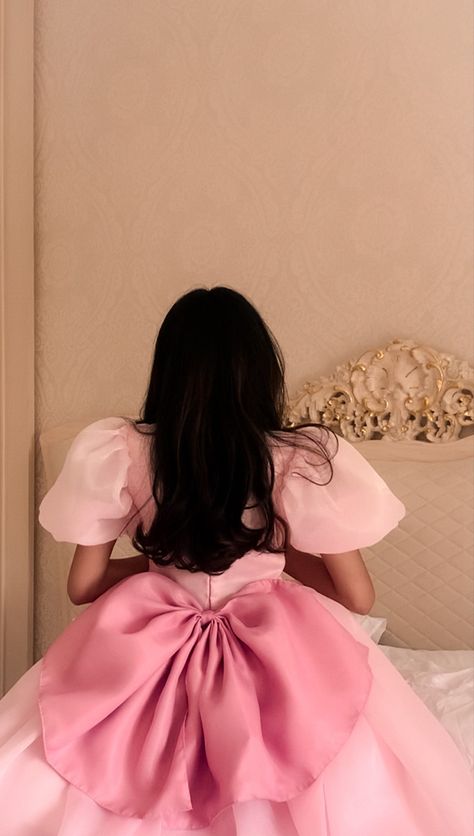 Pink Dress Aesthetic Birthday, Elegant Puffy Dresses, Poofy Sleeve Pink Dress, Princess Core Dress Aesthetic, Pink Short Puffy Dress, Aesthetic Puffy Dress, Short Pink Puffy Dresses, Pretty Pink Dresses Princesses, Pink Princesscore Aesthetic