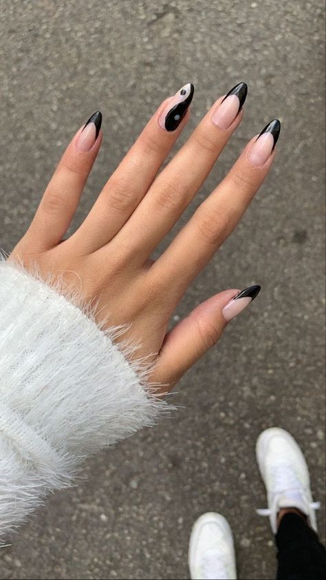 Black Almond Nails Designs, Nails Ideas Black, Almond Nails Black, Black Nails Ideas, Black Almond Nails, Retro Nails, Butterfly Designs, Nail Art Decals, Aesthetic Content