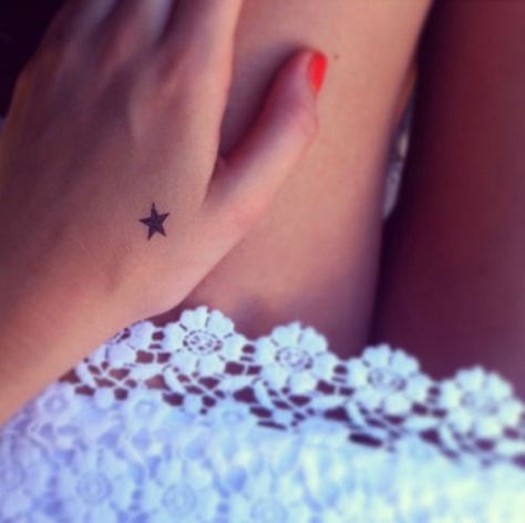 43 Cool and Sexy Star Tattoo Designs Small Star Tattoo, Star Tattoo Meaning, Small Star Tattoos, Star Tattoo Designs, Star Tattoo, Парные Тату, Hand Tattoos For Women, Wrist Tattoos For Women, Small Hand Tattoos