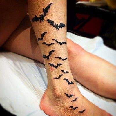 Bat tattoo Halloween Tattoos Ideas, Bats Tattoo, Bats Tattoo Design, Halloween Tattoos Sleeve, Minimal Tattoo Designs, Emo Tattoos, Tattoos Sleeve, Bat Tattoo, Wicked Tattoos