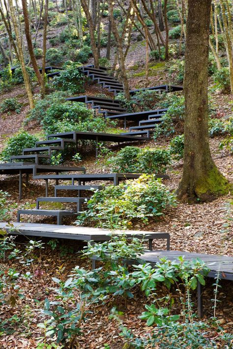 Paolo Pejrone, Landscape Stairs, Taman Air, Garden Stairs, Hillside Landscaping, Desain Lanskap, Italian Landscape, Garden Steps, Outdoor Stairs