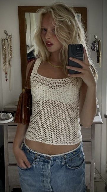 Sheer Crochet Top, Euphoria Crochet, Aesthetic Everyday Outfits, Summer Aesthetic Night, It Girl Summer, Crochet Sets, Summer Vacation Aesthetic, It Girl Outfit, Outfit Aesthetic Summer