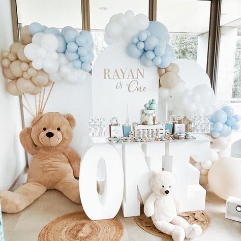 Teddy Bear Theme Backdrop, Decoration First Birthday Boy, Birthday Theme For 1 Year Boy, One Year Backdrop, Bear Backdrop Party Ideas, Teddy Bear Theme Birthday Party Decorations, Decoration For First Birthday Boy, Teddy Bear First Birthday Party, Teddy Bear Birthday Theme Decor