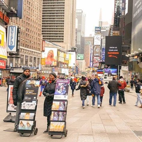 Wisdom will be in public places ... Public Witnessing in Times Square NY. Jw Preaching, Jw Friends, Cart Witnessing, Times Square Ny, Public Witnessing, Paradise Pictures, Pioneer Life, Kingdom Hall, Jw Family