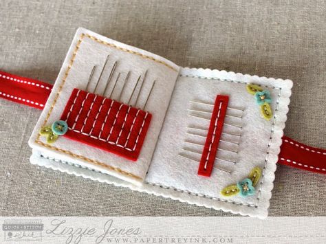 Needle Book Interior by Lizzie Jones for Papertrey Ink (February 2015) Buat Pita, Stitch Sewing, Handmade Gifts For Friends, Sewing Case, Sew Ins, Diy Bricolage, Animale Rare, Quick Stitch, Needle Cases