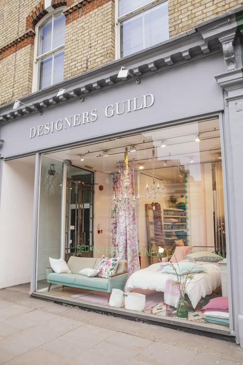 Designers Guild kings road, London Furniture Store Display, Baby Store Display, Vitrine Design, Thrift Store Furniture, London Interior, Showroom Interior Design, Store Interiors, Shop Window Design, Showroom Design